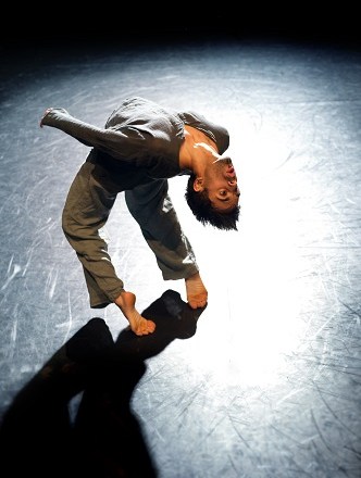 Aakash Odedra’s virtuoso solo show Rising on the main stage at Curve Leicester before touring