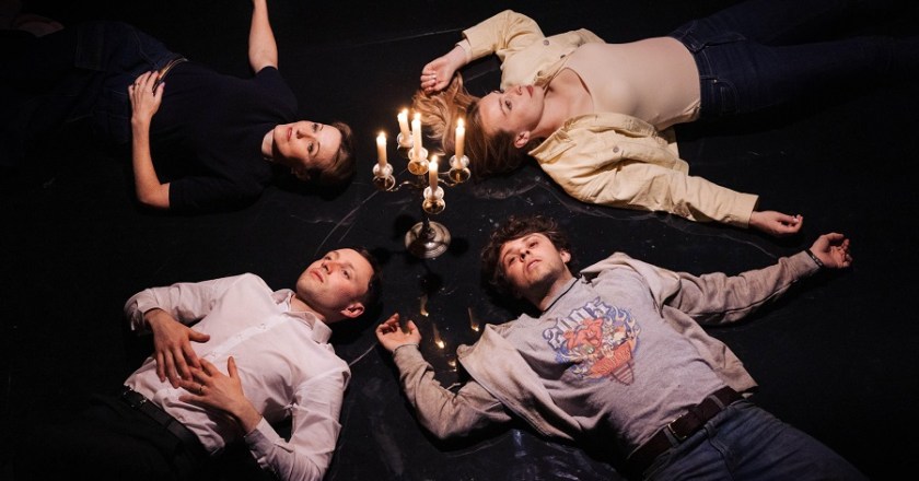 Leaves of Glass – Hope Mill Theatre