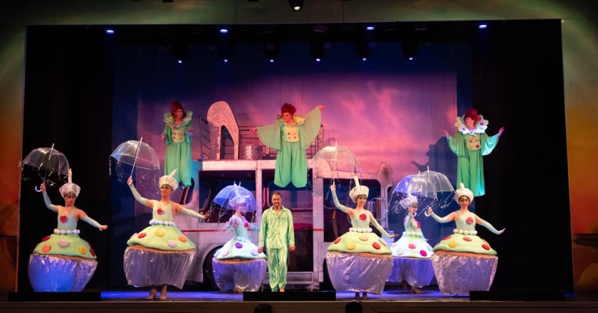 Priscilla Queen of the Desert – Stockport Plaza