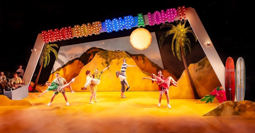 Fun at the Beach Romp-Bomp-A-Lomp!! – Southwark Playhouse